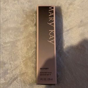 Mary Kay cc cream spf 15 in color light to medium